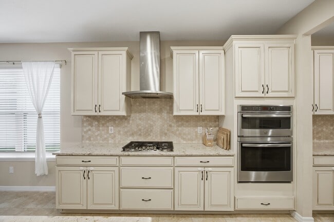 Building Photo - 5816 Brunner Ct