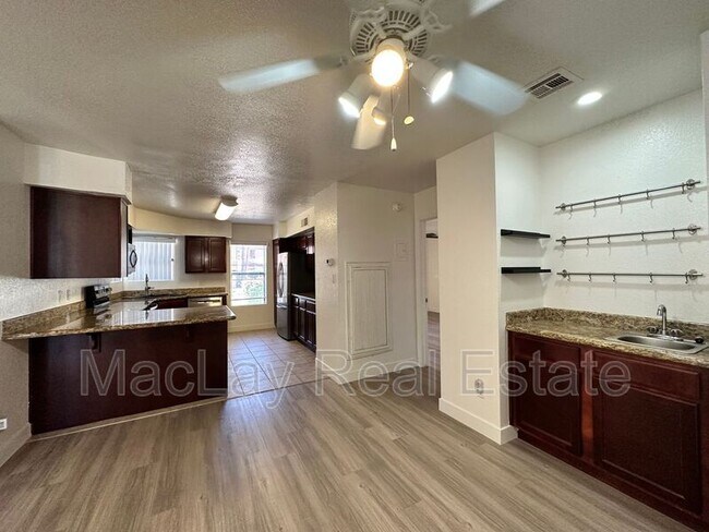 Building Photo - 8787 E Mountain View Rd