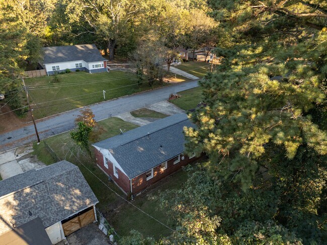 Building Photo - 2194 Baywood Dr SE