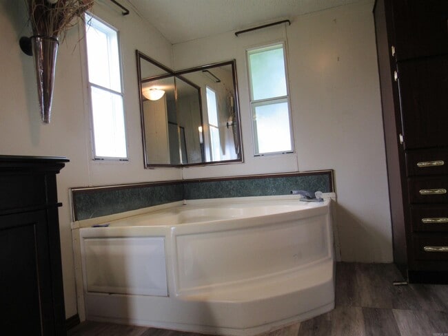 Building Photo - 7614 AR-38