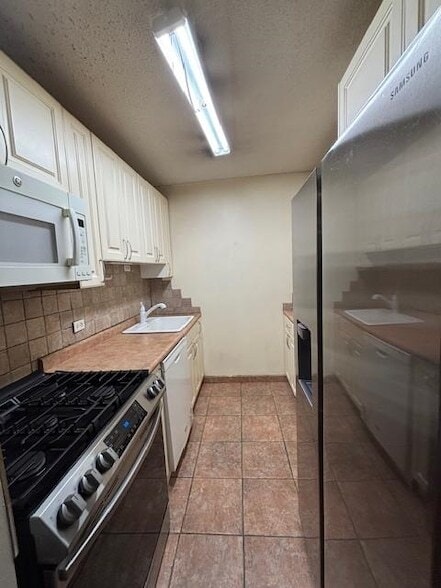 Building Photo - 7000 JFK Blvd E