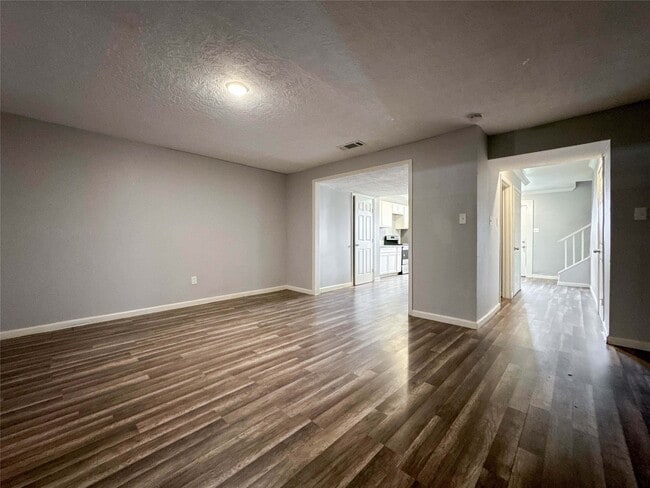 Building Photo - 11873 Algonquin Dr