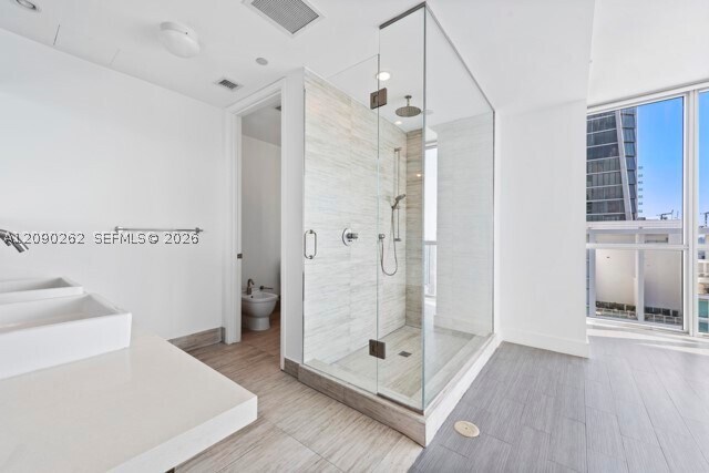 Building Photo - 1100 Biscayne Blvd