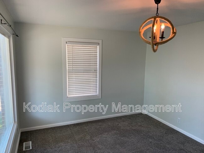 Building Photo - 150 W 1050 S