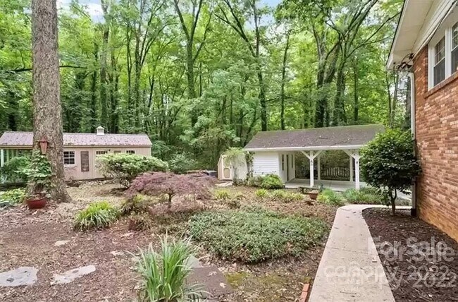 Building Photo - 1024 Timber Lake Dr