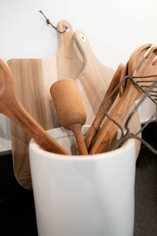 Building Photo - 8442 E McNelly Rd