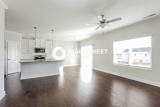 Building Photo - 5 Bedroom Pet-Friendly Home in Monroe, NC with Main Street Renewal