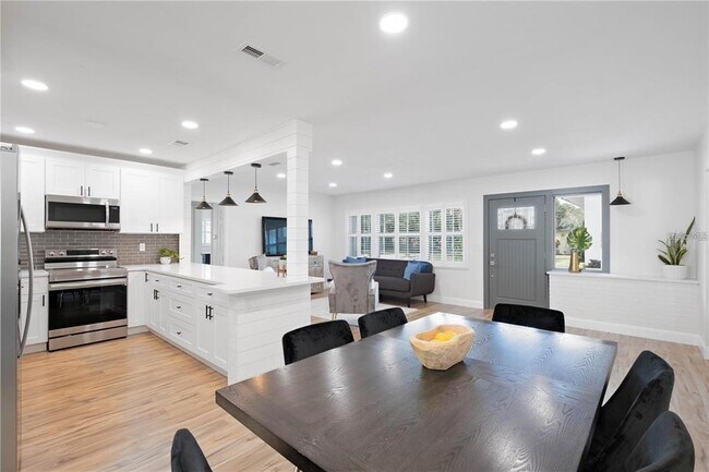 Building Photo - 1801 Bellemeade Dr