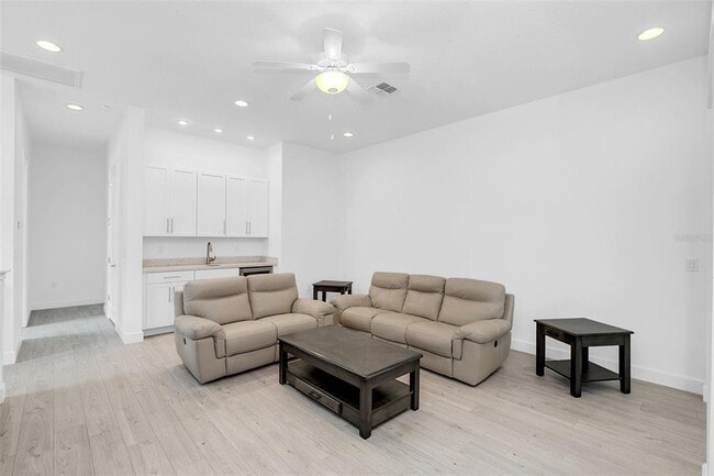 Building Photo - 8436 Via Vittoria Way