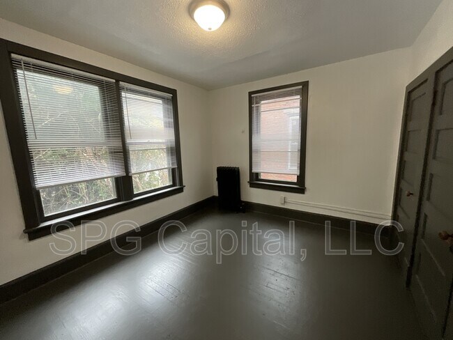 Building Photo - 2122 Susquehanna St