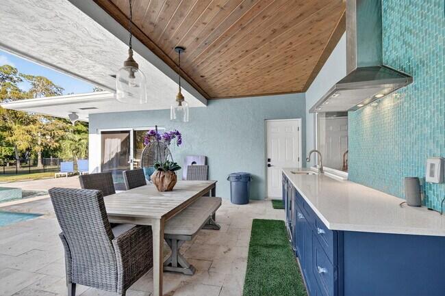 Building Photo - 13172 Doubletree Cir