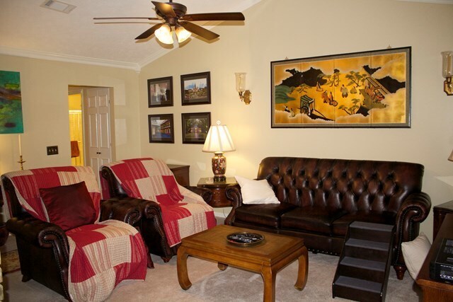 Building Photo - Updated to the maximum