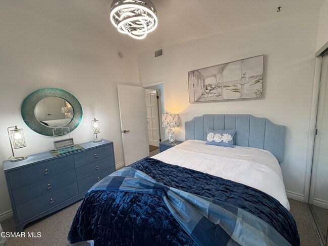 Building Photo - 379 S Greenway Ave