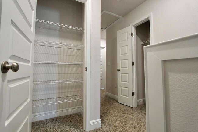 Building Photo - 323 Callie Dr