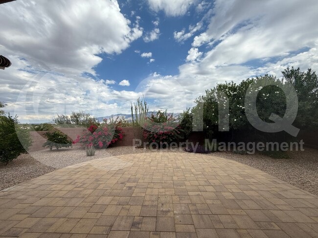 Building Photo - 11874 N Verismo Dr