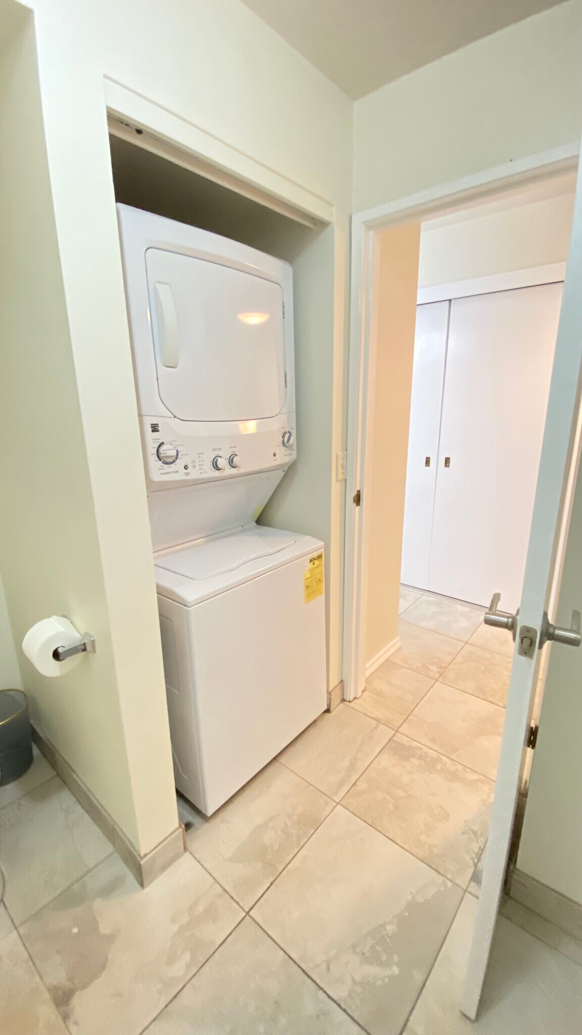 Primary Bath with private Toilet - 501 Hahaione St