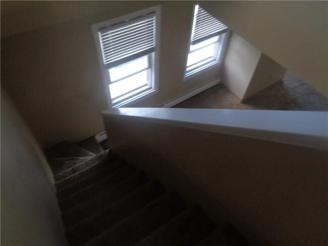 Building Photo - 655 Killingly St