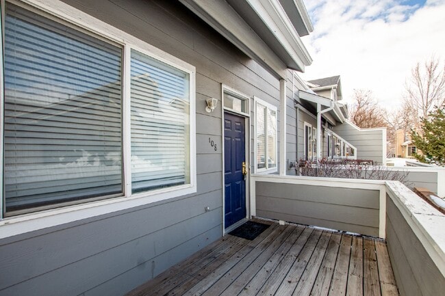 Building Photo - 1080 S Walden Way