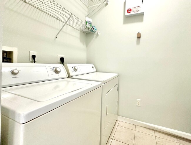 Building Photo - 4600 SW 160th Ave