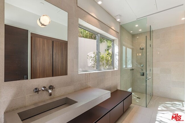 Building Photo - 1895 Rising Glen Rd