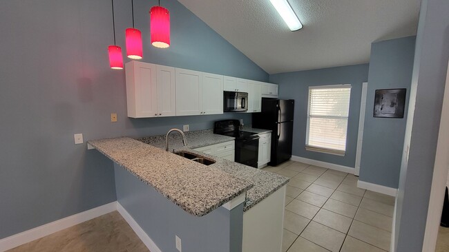 Building Photo - Winter Park Condo: 2 bed/ 2 bath AVAILABLE...