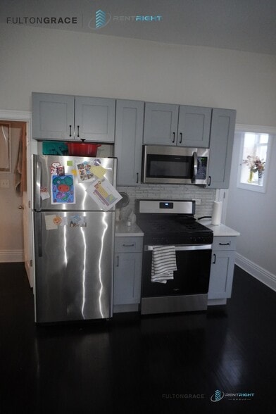 Building Photo - 2031 W 23rd St