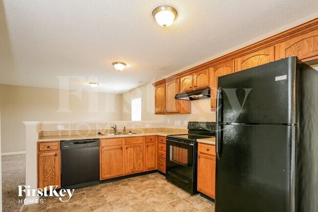 Building Photo - 699 Findlay Ln