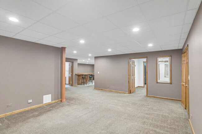 Building Photo - 4N550 School Rd