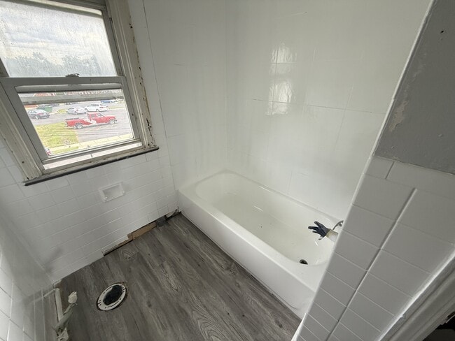 Building Photo - 906 Alcyon Dr