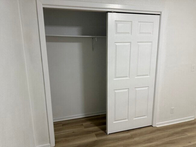 Building Photo - 250 Westridge Rd