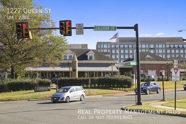 Building Photo - 1227 Queen St