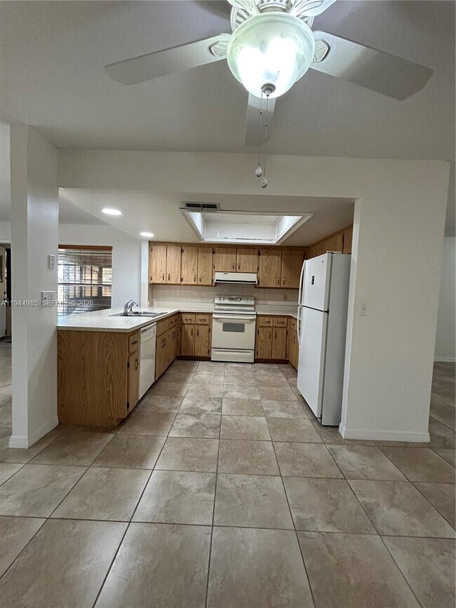 Building Photo - 4201 Navarre Ave