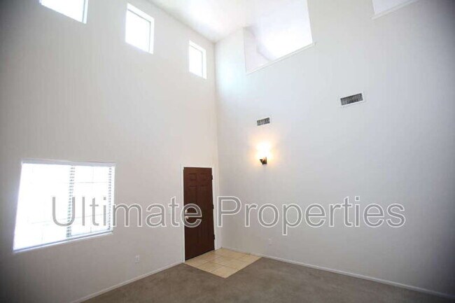 Building Photo - 2215 N 92nd Glen