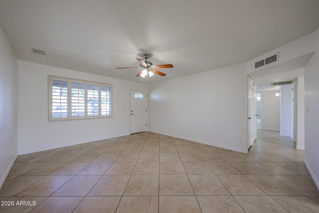 Building Photo - 3015 W Bluefield Ave