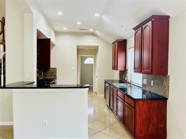 Building Photo - 13715 Branford Greens Dr
