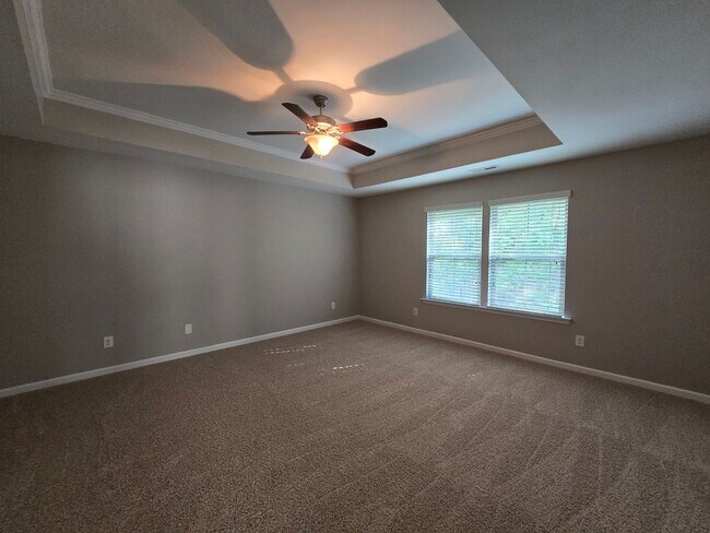 Building Photo - 271 River Oak St