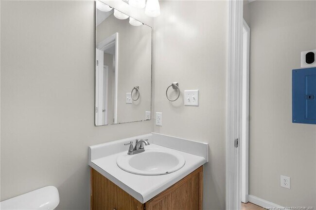 Building Photo - 324 Nettletree Ln