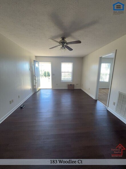 Building Photo - 183 Woodlee Ct