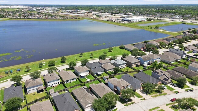 Building Photo - 14410 Long Meadow Dr