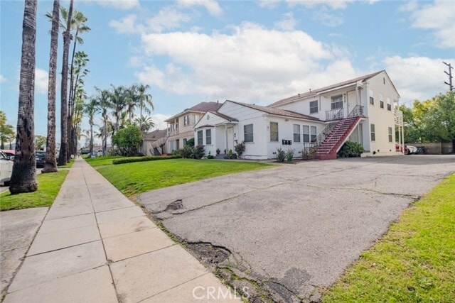 Building Photo - 676 W Glenoaks Blvd