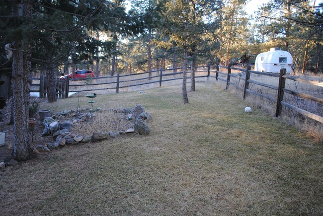 Building Photo - Lovely Ranch Style Home in Evergreen's Hiw...