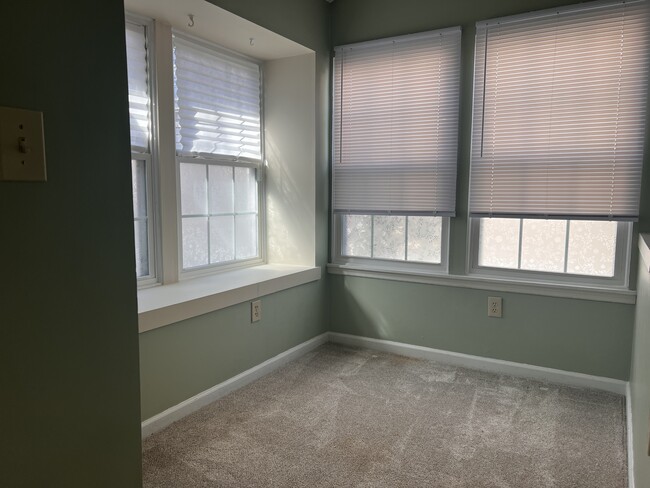 Building Photo - 117 Whitehaven Ct