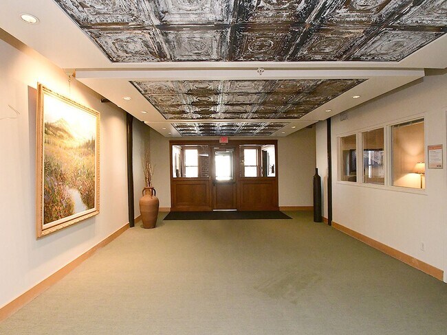 Building Photo - Beebe Runyan