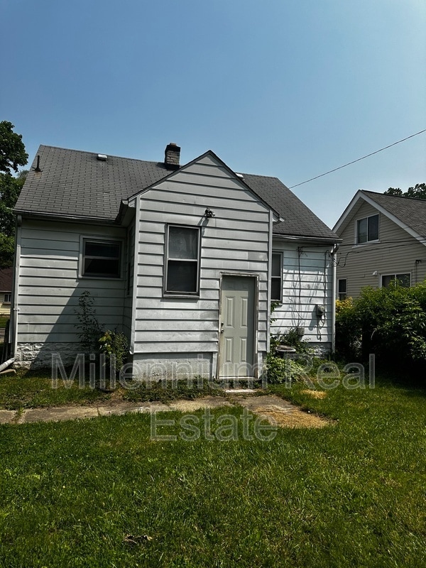 Building Photo - 670 E Mansfield Ave
