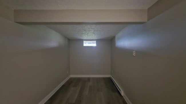 Building Photo - 940 Piper Rd