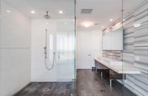 Building Photo - Biscayne Boulevard, Miami, FL 33132 - 3 BR 2.5 BA condo