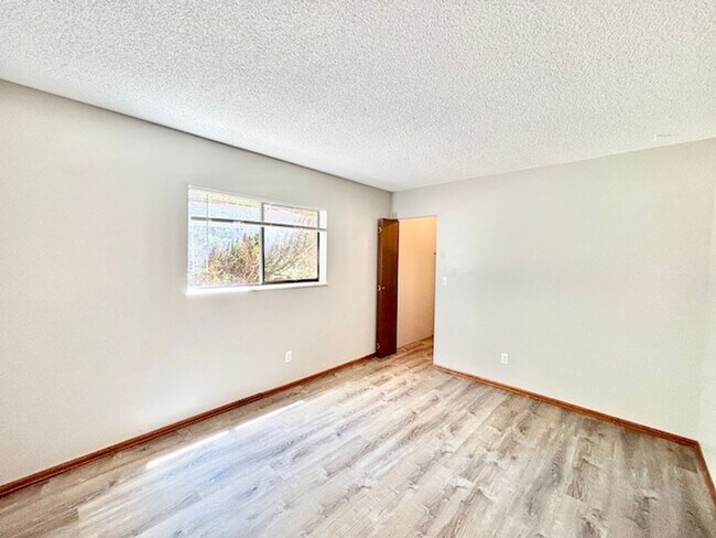 Building Photo - 7150 W 20th Ave