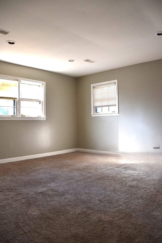 Building Photo - 1461 Kirby Pkwy