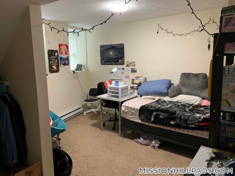 Building Photo - 891 Huntington Ave