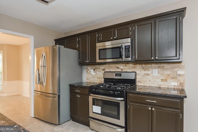 Building Photo - 2970 Binghampton Ln